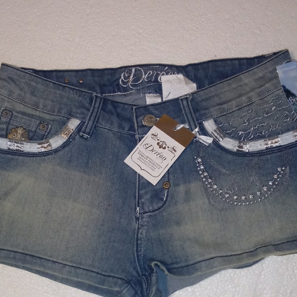 Dereon Embroidered Shorts-Blue NWT 9/10